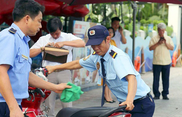 thuê bảo vệ giữ xe chuyên nghiệp theo giờ