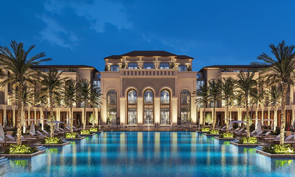 Nhân viên bảo vệ khách sạn