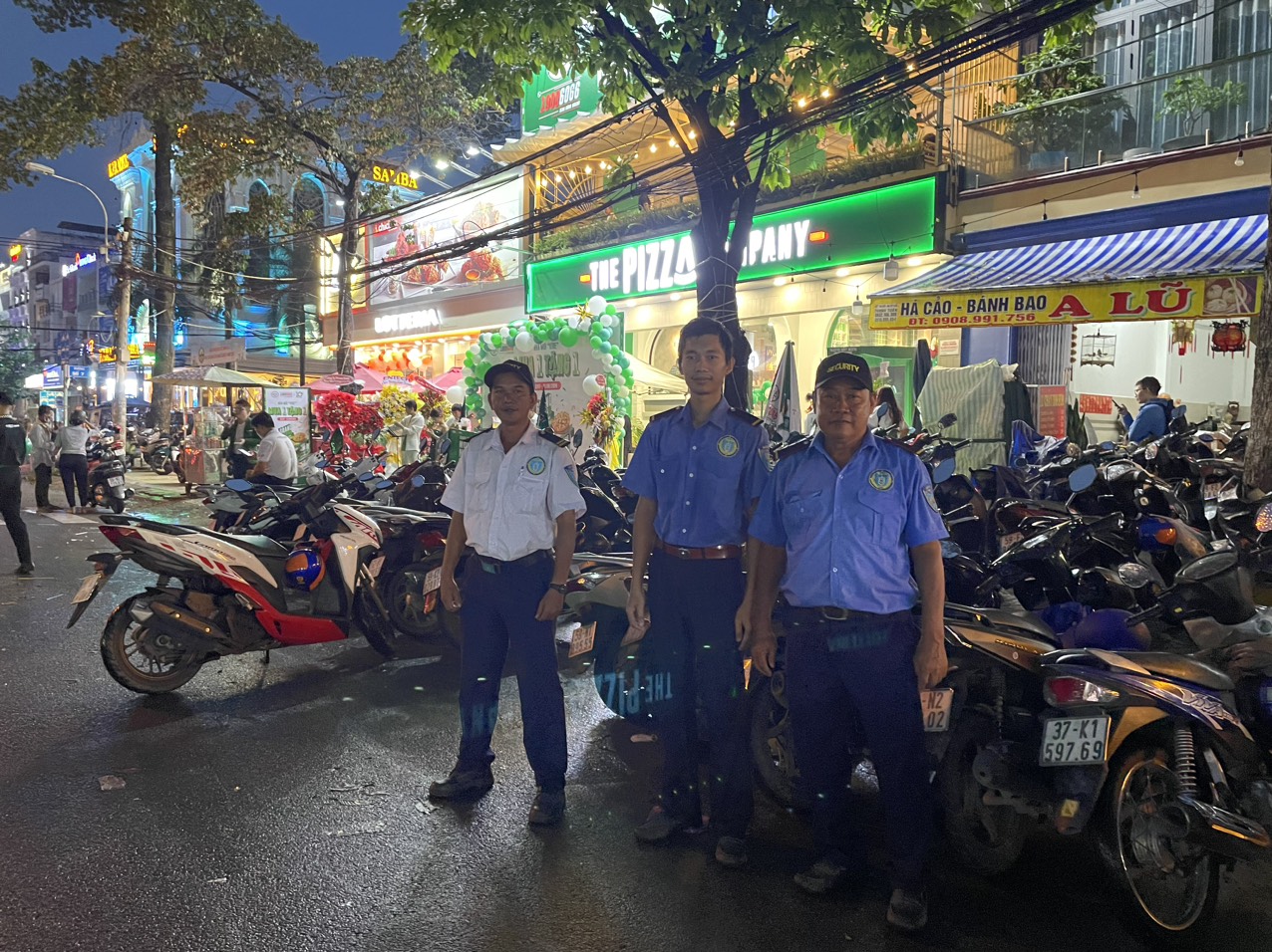 Khai Trương Cửa Hàng Pizza Company