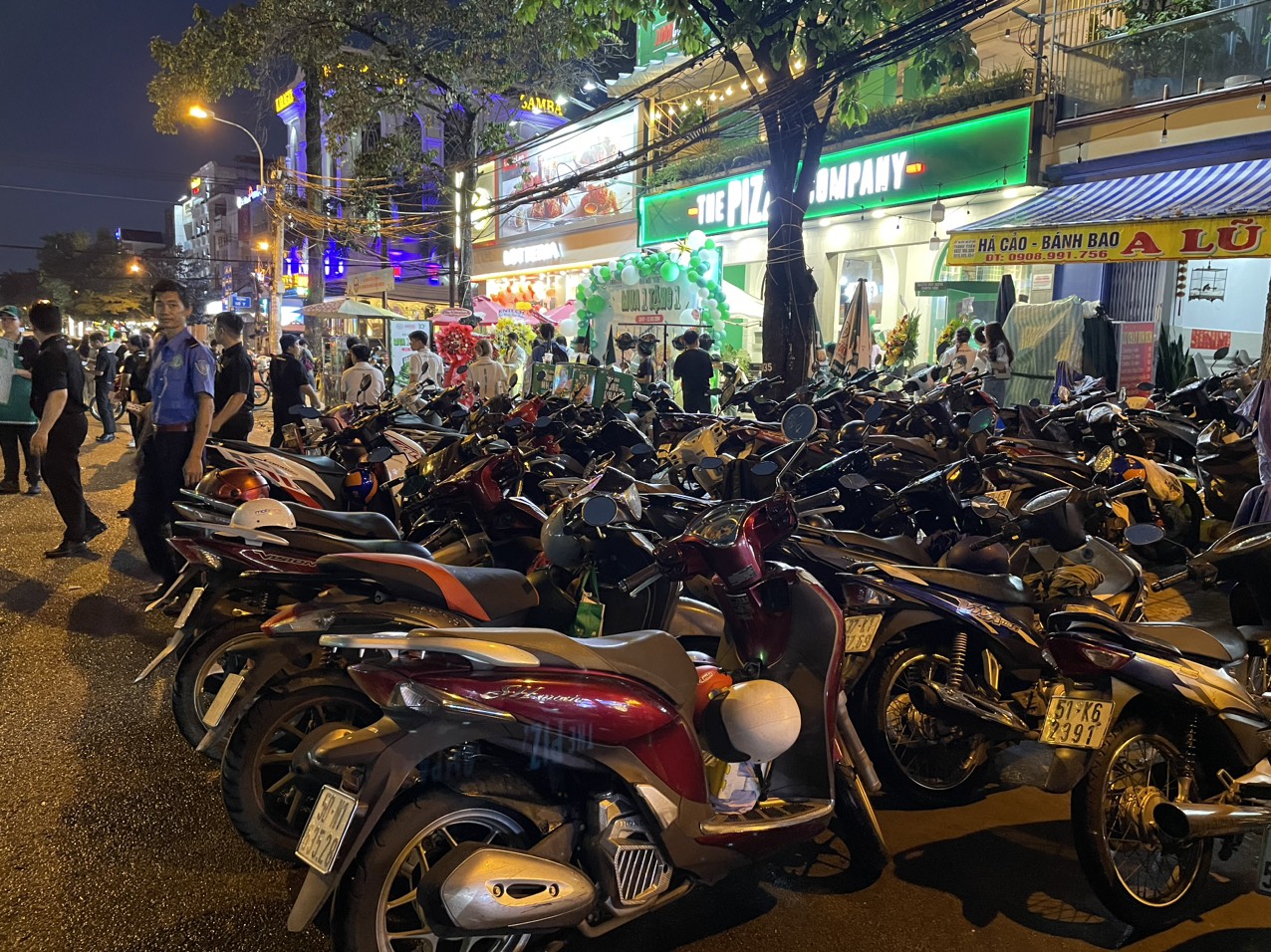 Khai Trương Cửa Hàng Pizza Company