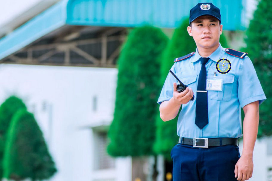 Dịch Vụ Bảo Vệ Nhà Riêng – Ưu Điểm Vượt Trội Gia Chủ Cần Nắm 6 Bảo-vệ-tùng-sơn